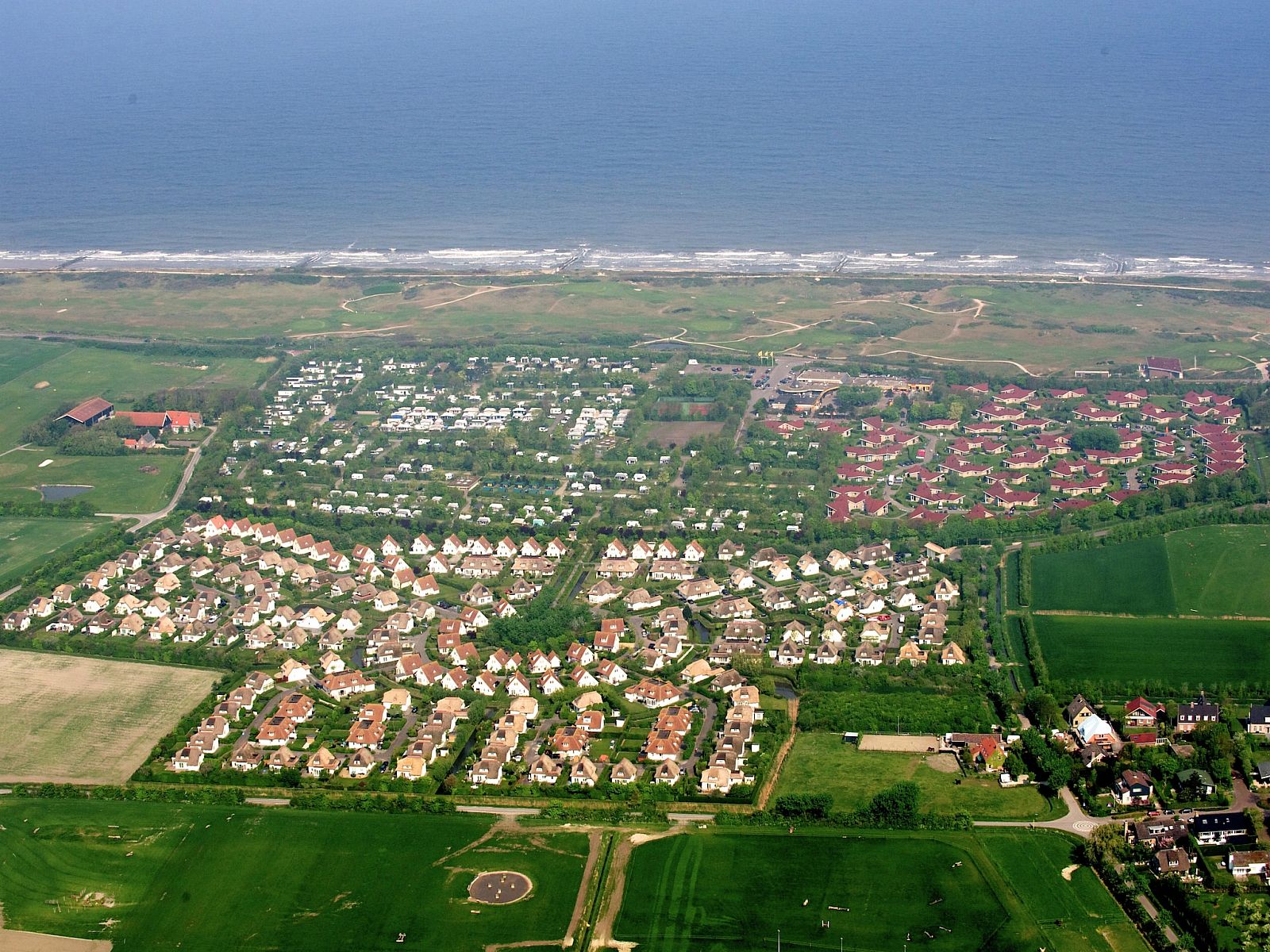 Guest house 6204187 - Chalet Walcheren - Vakantiepark Hof Domburg 22