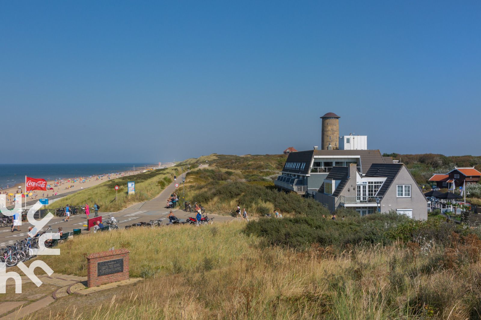 Kleine tuin met schuur bij vakantiehuis ZE1443 in Domburg, Walcheren, Zeeland.