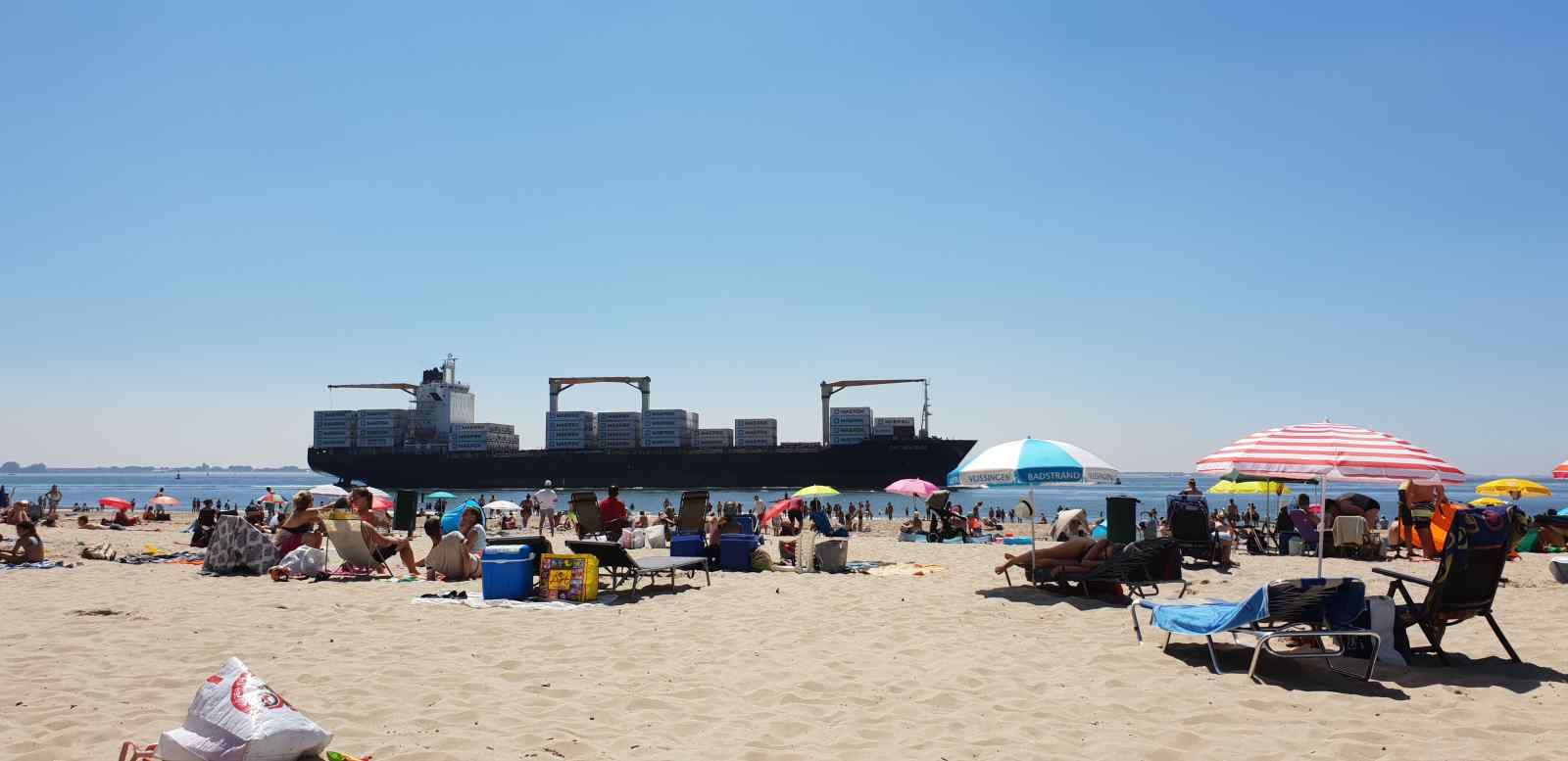 Sonniger Strand in der Naehe des Ferienhauses ZE1260, Vlissingen, Walcheren, ideal zum Entspannen.