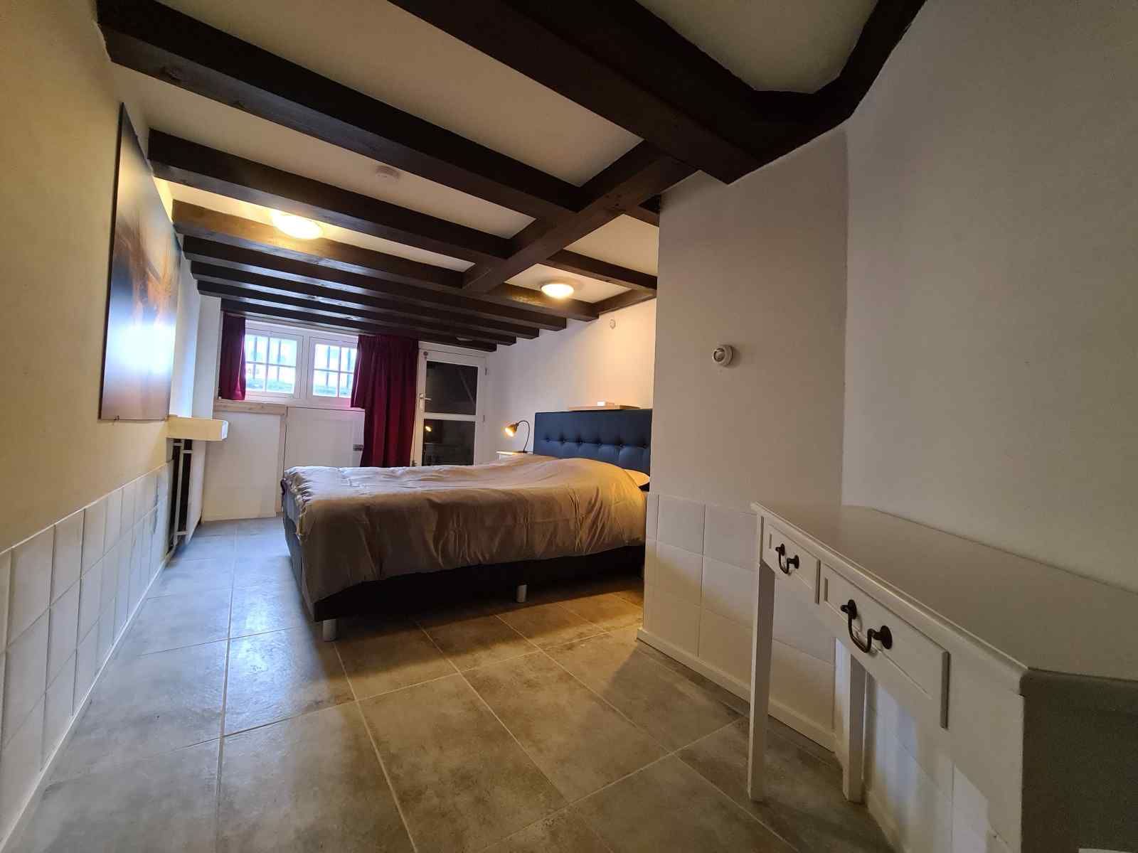 Helles Schlafzimmer mit Doppelbett im Ferienhaus ZE1260, Vlissingen, Walcheren.