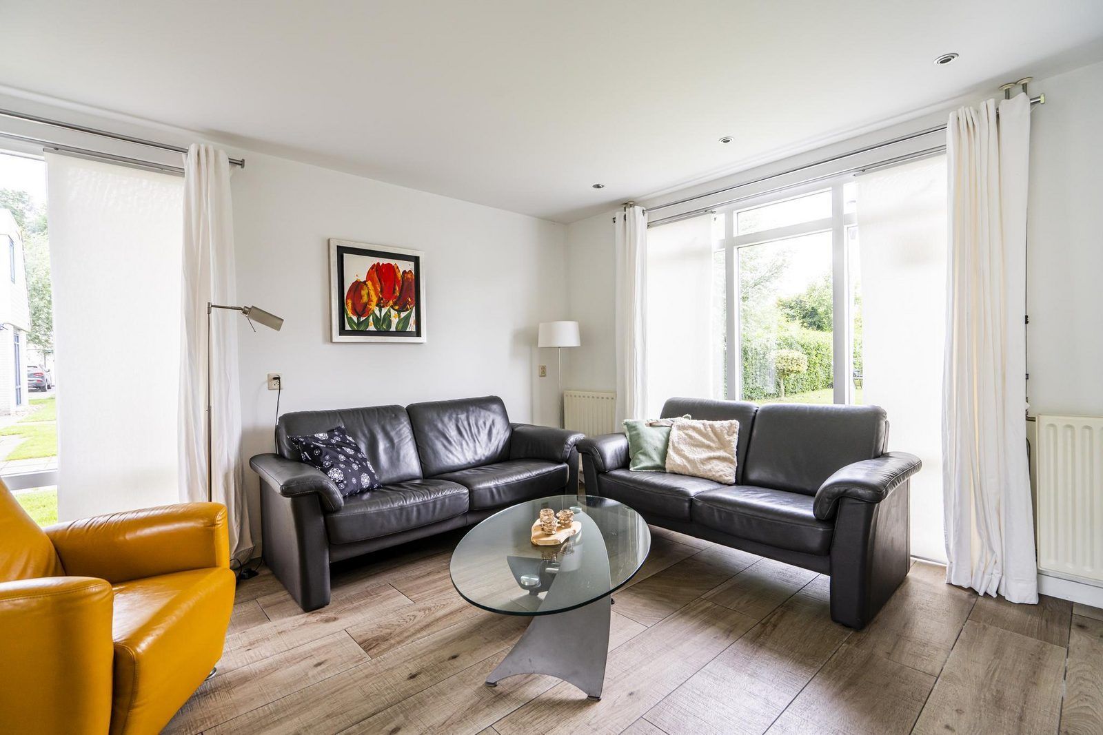 Gemuetliches Wohnzimmer in VZ969 Freistehendes Ferienhaus in Vlissingen, Walcheren, mit bequemen Sofas.