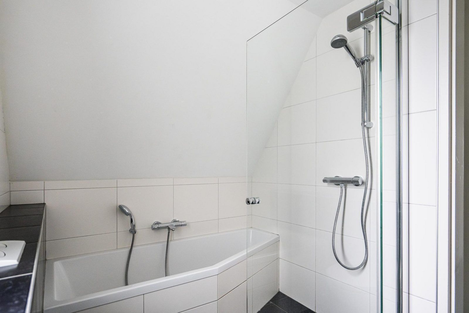 Zweites Schlafzimmer in VZ969 Freistehendes Ferienhaus in Vlissingen, Walcheren, mit Doppelbett.