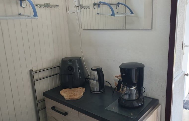 Keukenapparatuur in Vakantiehuisje in Vlissingen, ideaal voor kookliefhebbers in Walcheren, Zeeland.