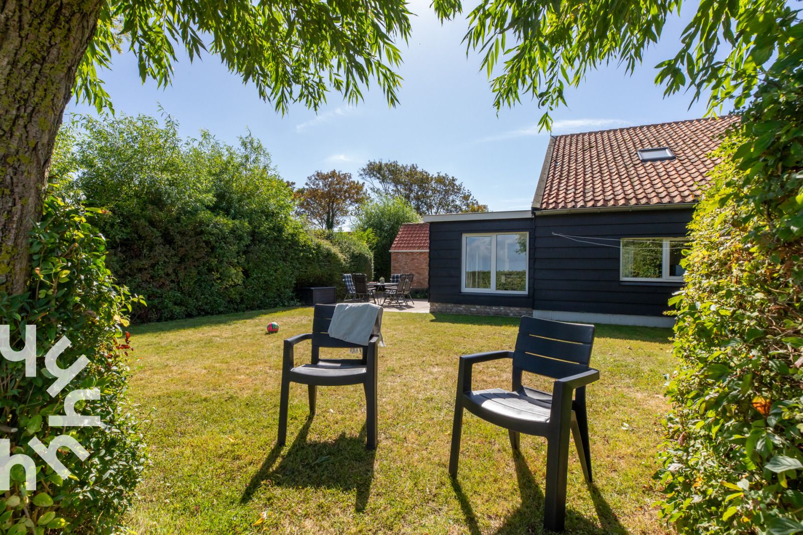 Moderne Kueche und Essbereich im Ferienhaus ZE257 in Aagtekerke, Walcheren, Zeeland.