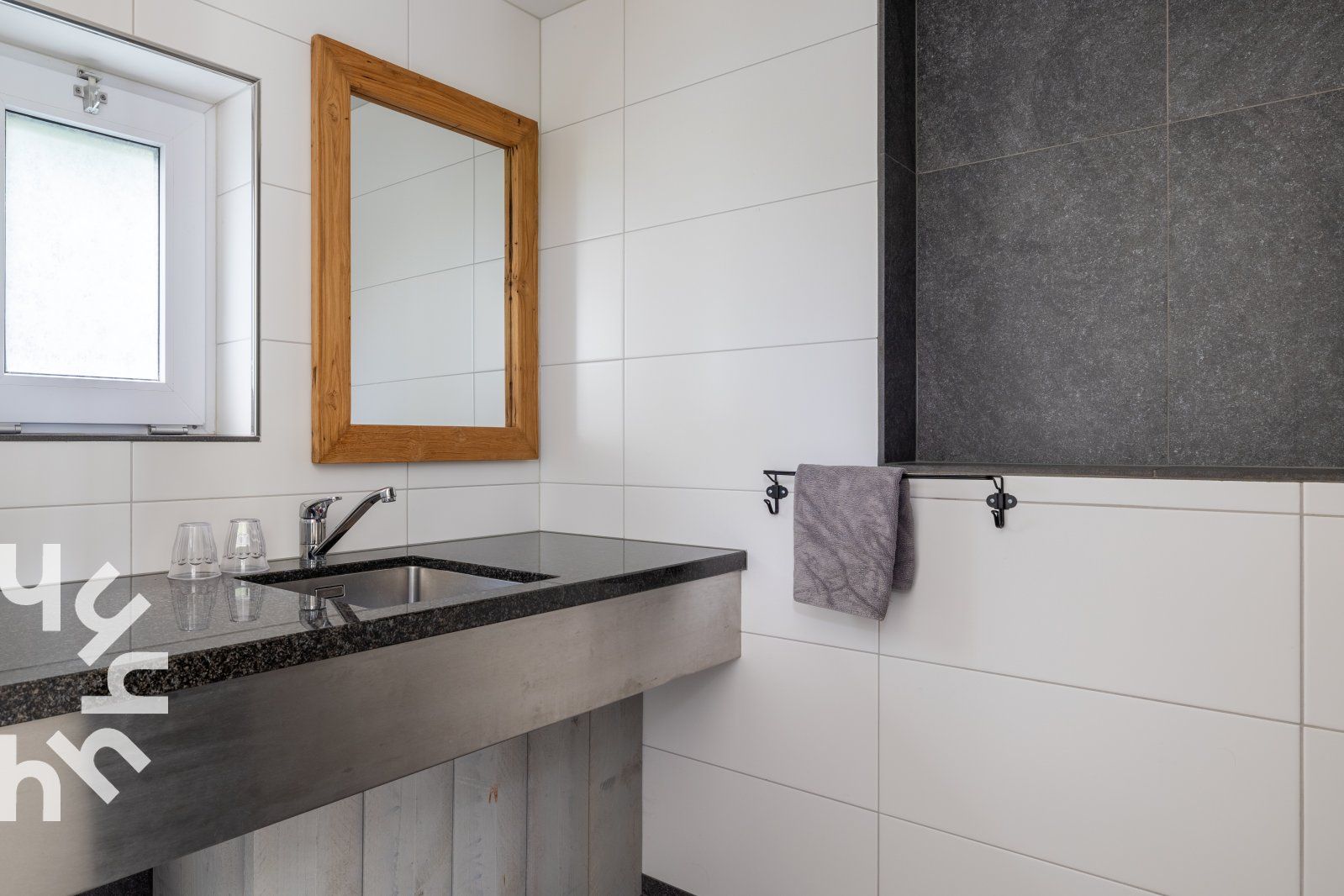 Schlafzimmer mit Einzelbett im Ferienhaus ZE257 in Aagtekerke, Walcheren, Zeeland.