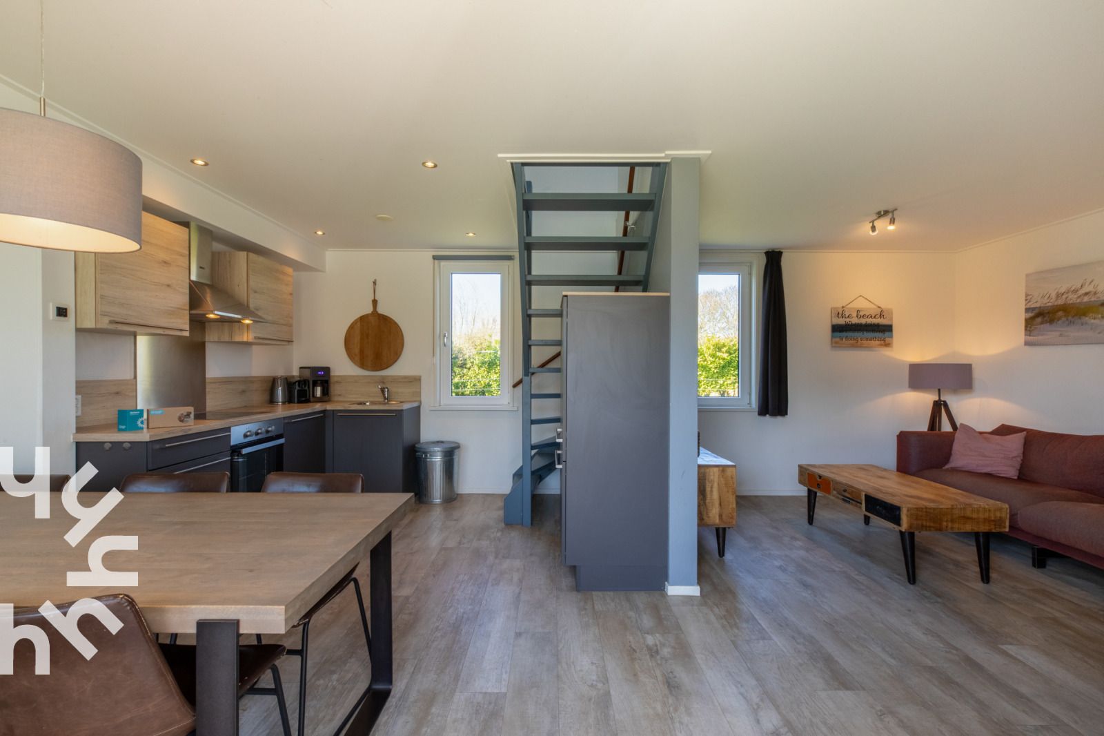 Uniek houten meubelstuk in ZE1448 vakantiehuis, Aagtekerke, Walcheren.