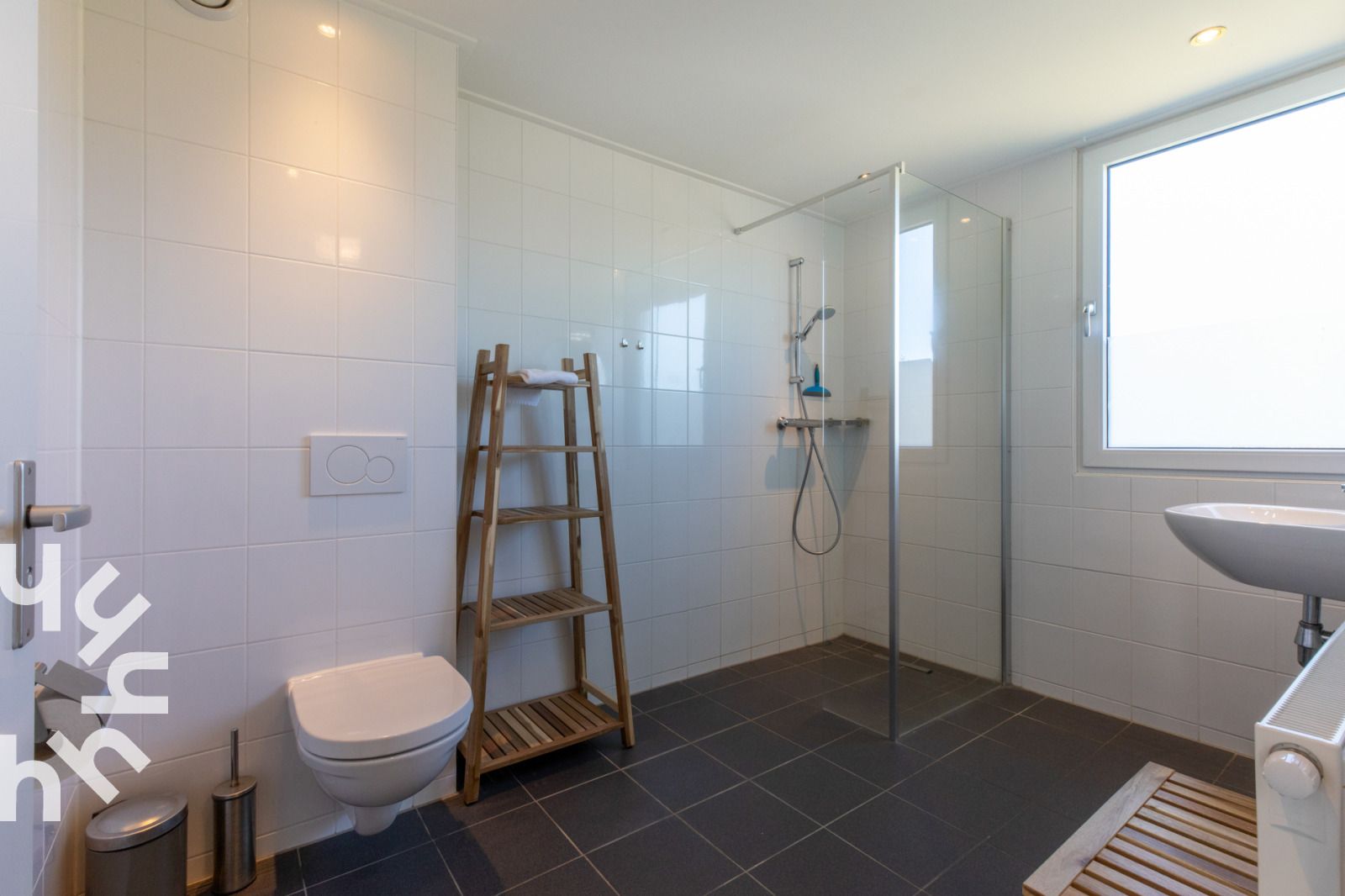 Welkomspakket in keuken van ZE1448 vakantiehuis in Aagtekerke, Walcheren, Zeeland.