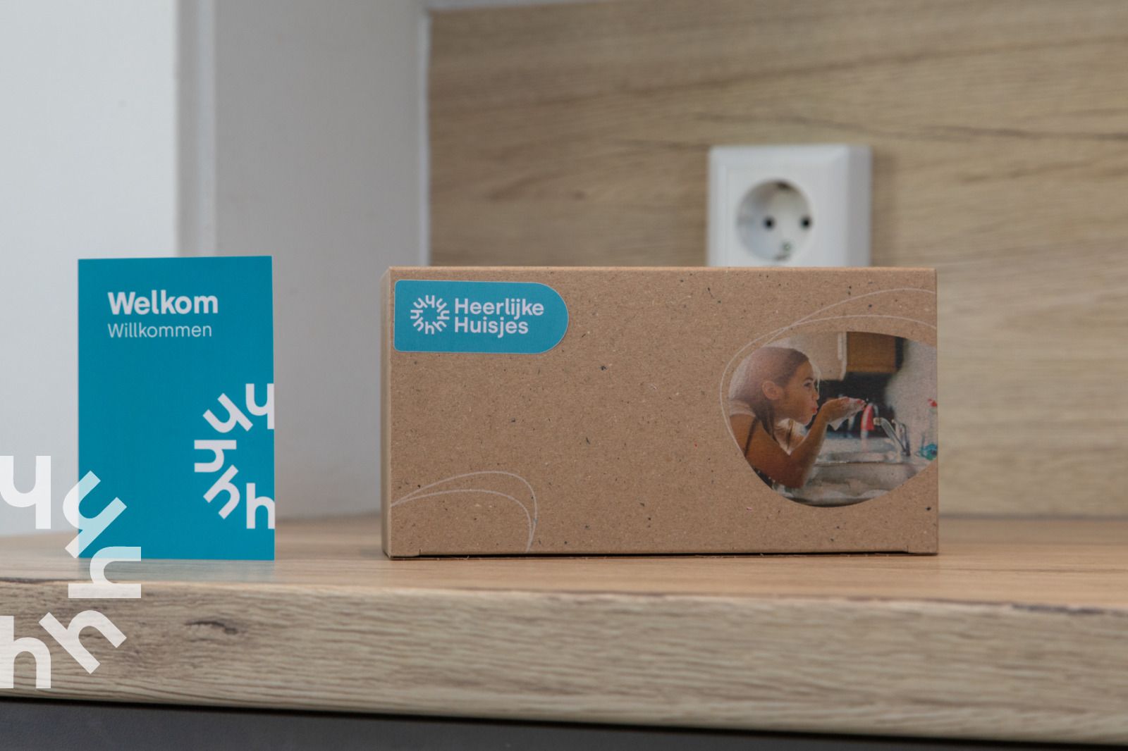 Terras met buitenmeubilair bij ZE1448 vakantiehuis in Aagtekerke, Walcheren.