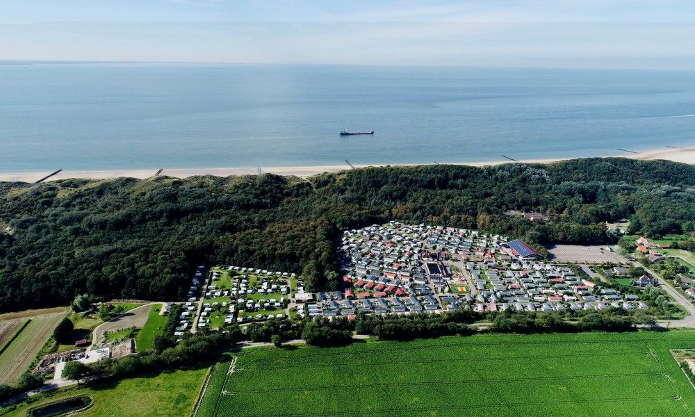 Luftaufnahme von Zoutelande und Umgebung, in der Naehe von Zeeotter 6 Personen Chalet, Walcheren, Zeeland.