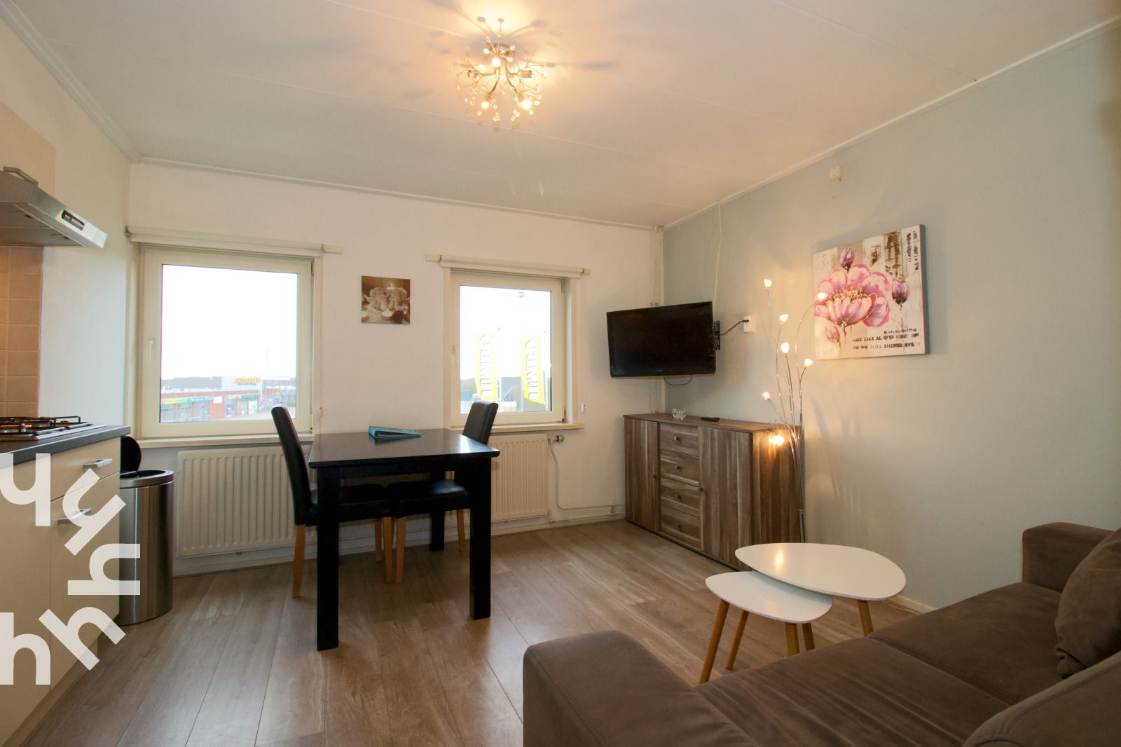 Cozy living room of vacation home ZE303 in Zoutelande, Walcheren, with modern furnishings.