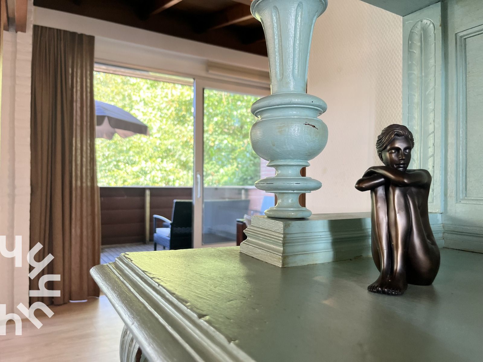 Gezellig dorpscentrum nabij vakantiehuis ZE312 in Zoutelande, Walcheren met winkels en cafes in Zeeland.