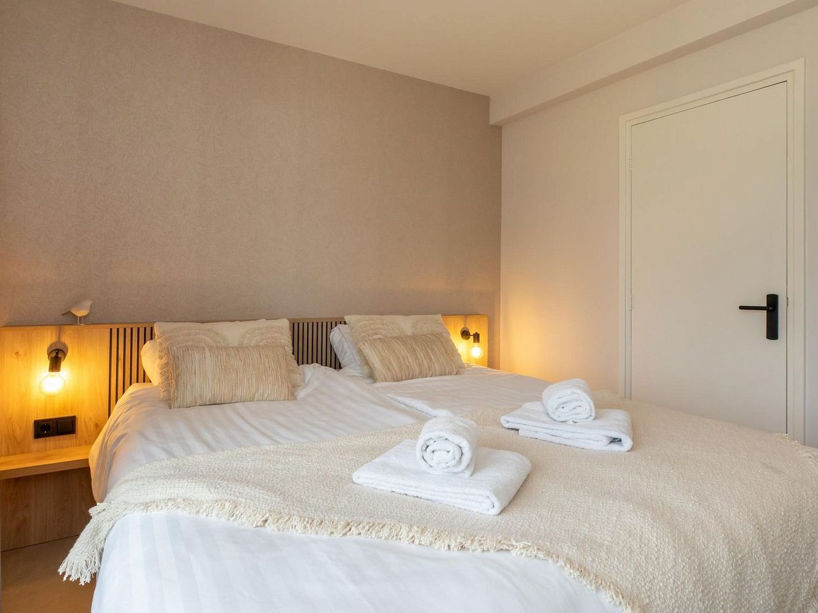 Guest house 6207136 - Holiday property Walcheren - Vakantiehuis Kurhaus IV mit Sauna
