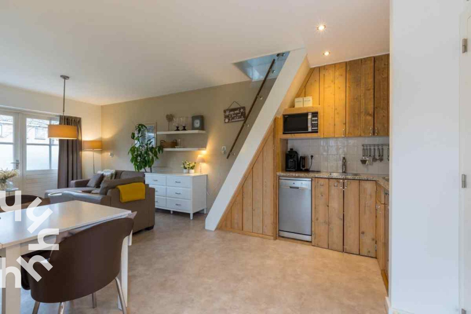 Spacious bathroom with sink in vacation home ZE1392, Zoutelande, Walcheren.