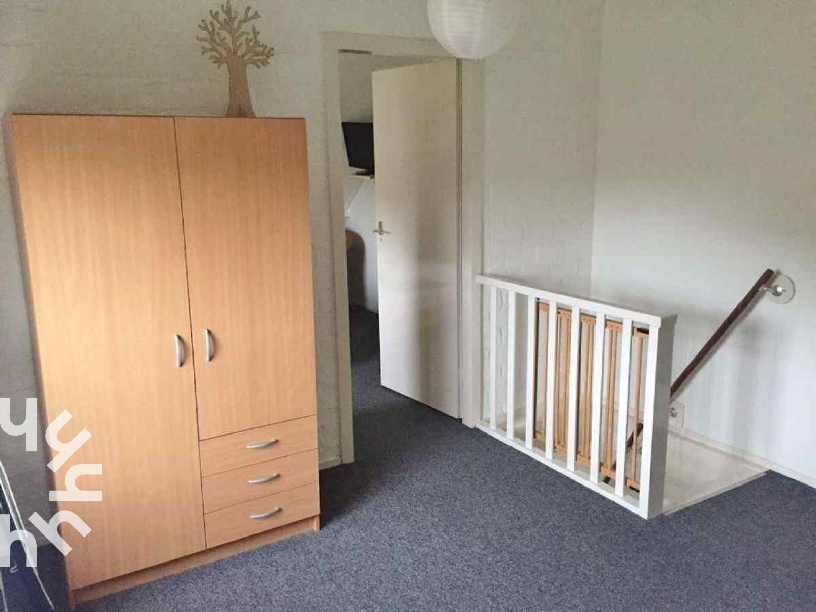 Hall with closet in vacation home ZE1392 in Zoutelande, Walcheren.