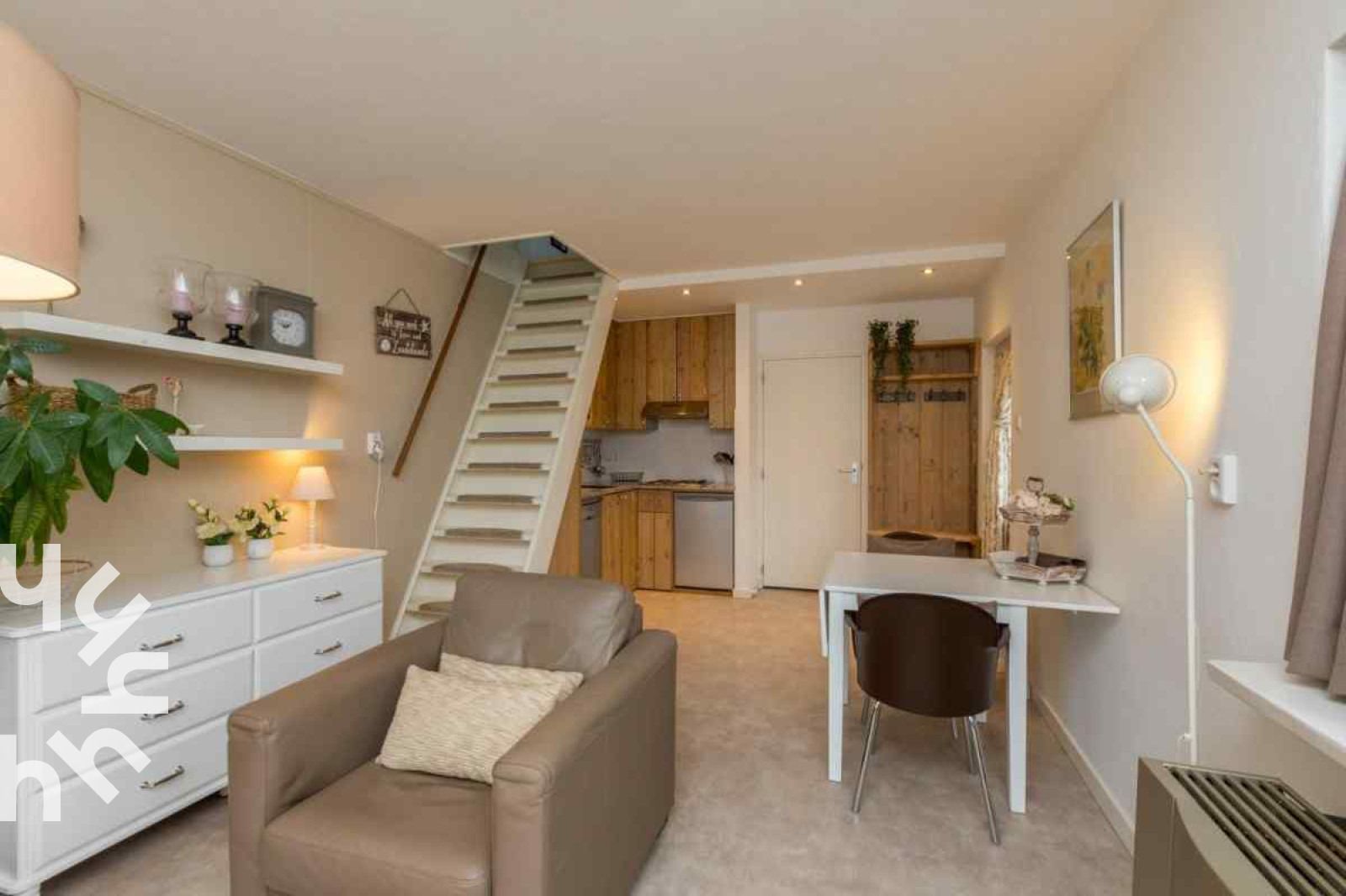 Open living room and kitchen in vacation home ZE1392, Zoutelande, Walcheren.