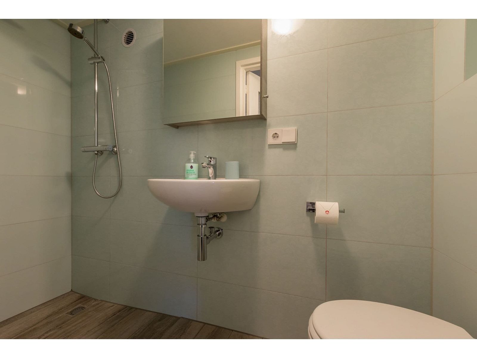 Guest house 620997 - Apartment Walcheren - Appartement - Kon Emmaweg 6  Vrouwenpolder bovenapp