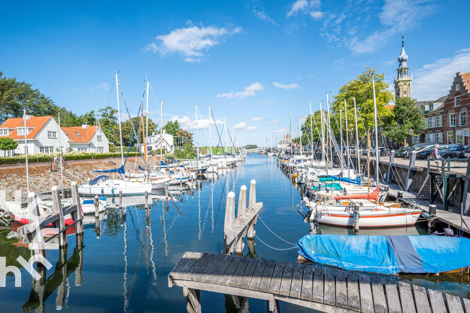 Vast green surroundings of vacation home ZE1151, Veere, Walcheren, Zeeland.