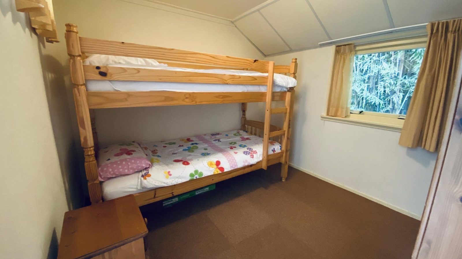 Gezellige kinderkamer met stapelbed in VZ119 Vakantiewoning Veere, Walcheren.