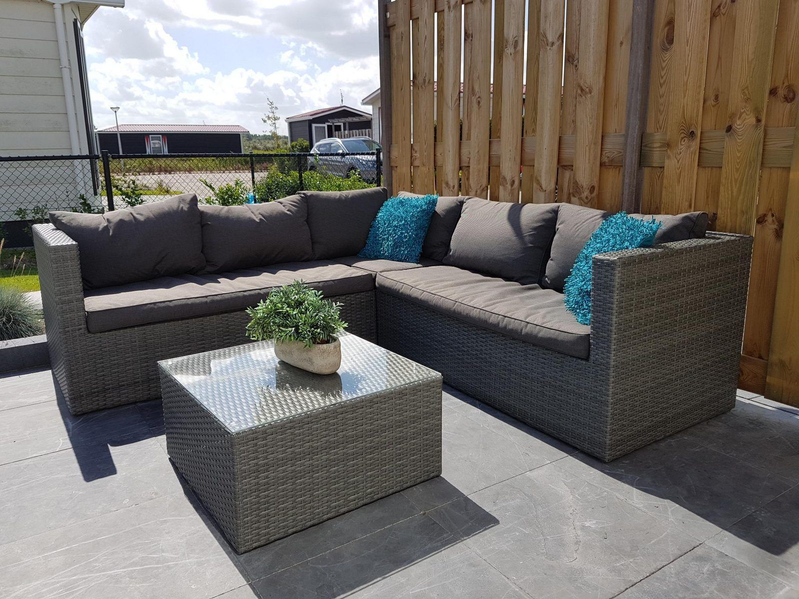 Gemuetliche Sitzecke auf der Terrasse des Chalets VZ816 in Veere, Serooskerke, Walcheren.