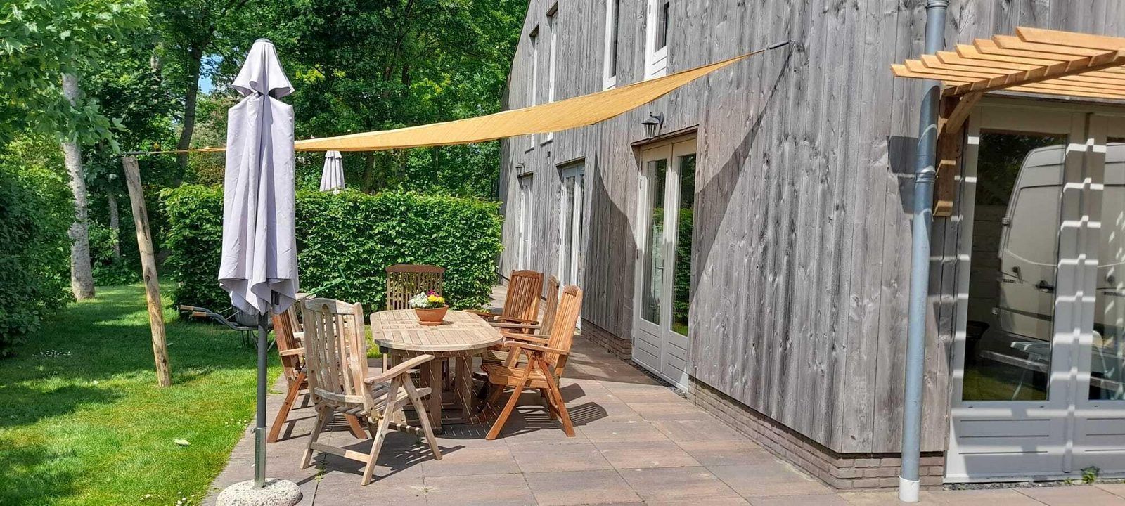 VZ629 Vakantieappartement Grijpskerke, gezellige tuinset op het terras in Walcheren, Zeeland.