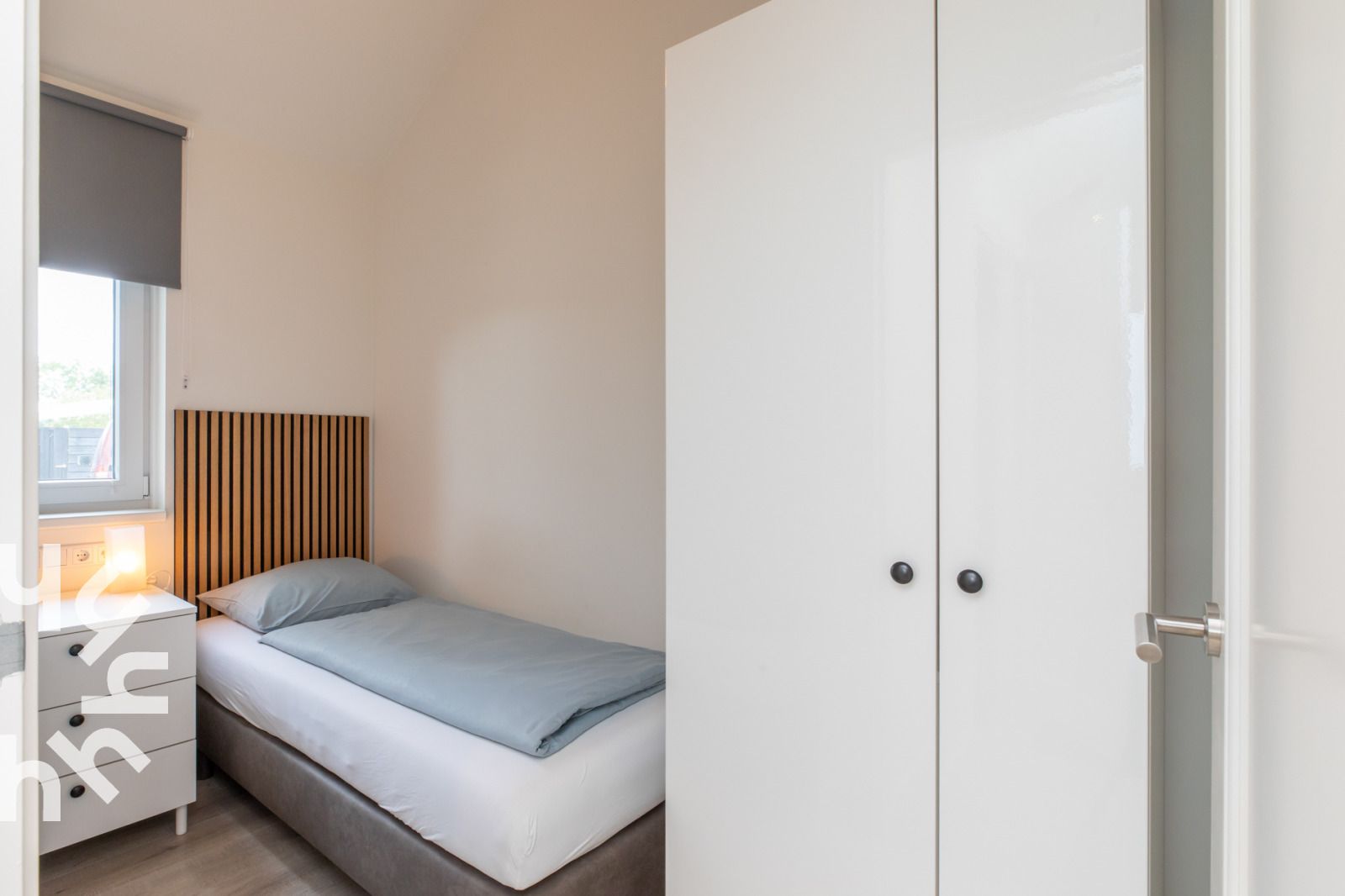 Woonkamer met moderne inrichting in vakantiehuis ZE1470, Grijpskerke, Walcheren, Zeeland.