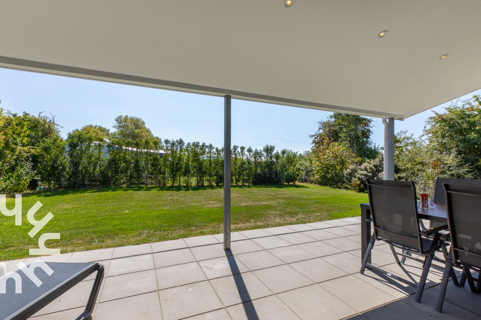 Comfortabele zithoek in vakantiehuis ZE1470, Grijpskerke, Walcheren, met strandthema.