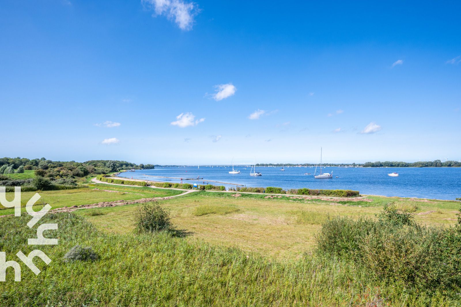 Plants and decorations in the living room of ZE1415, Gapinge, Walcheren, Zeeland.