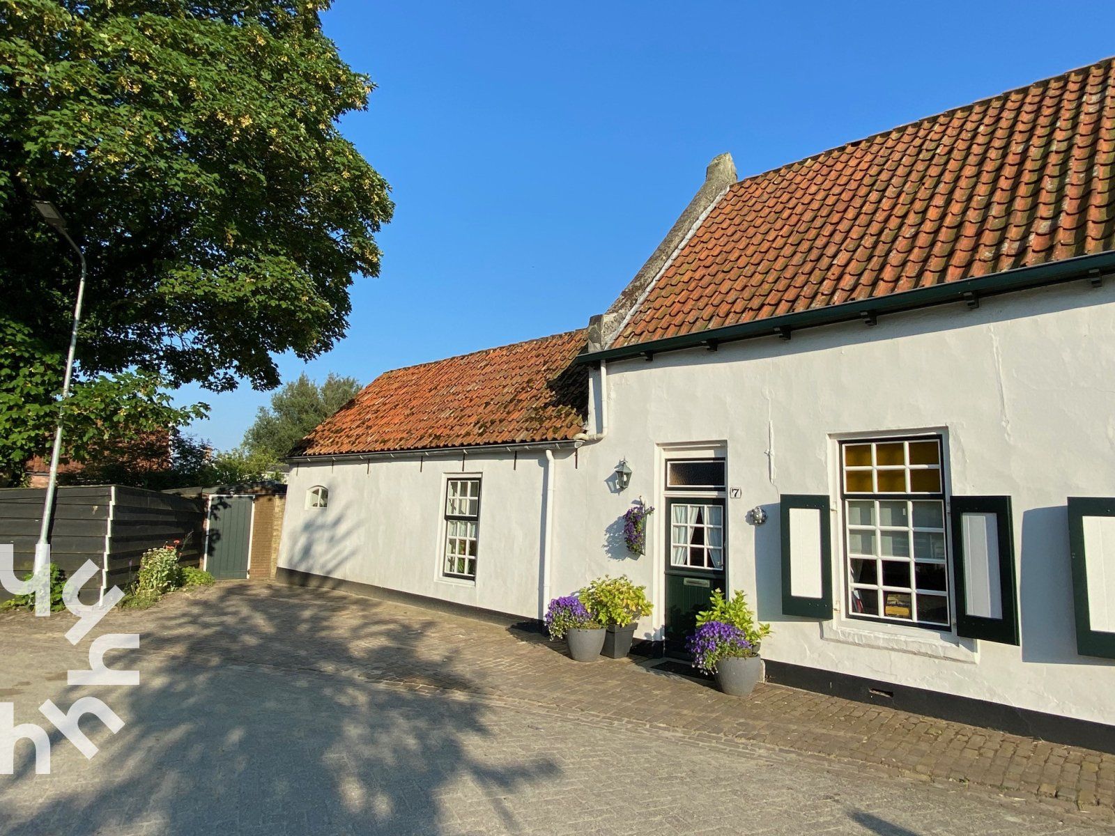 Sleek kitchen in vacation home ZE1415, Gapinge, Walcheren, Zeeland.
