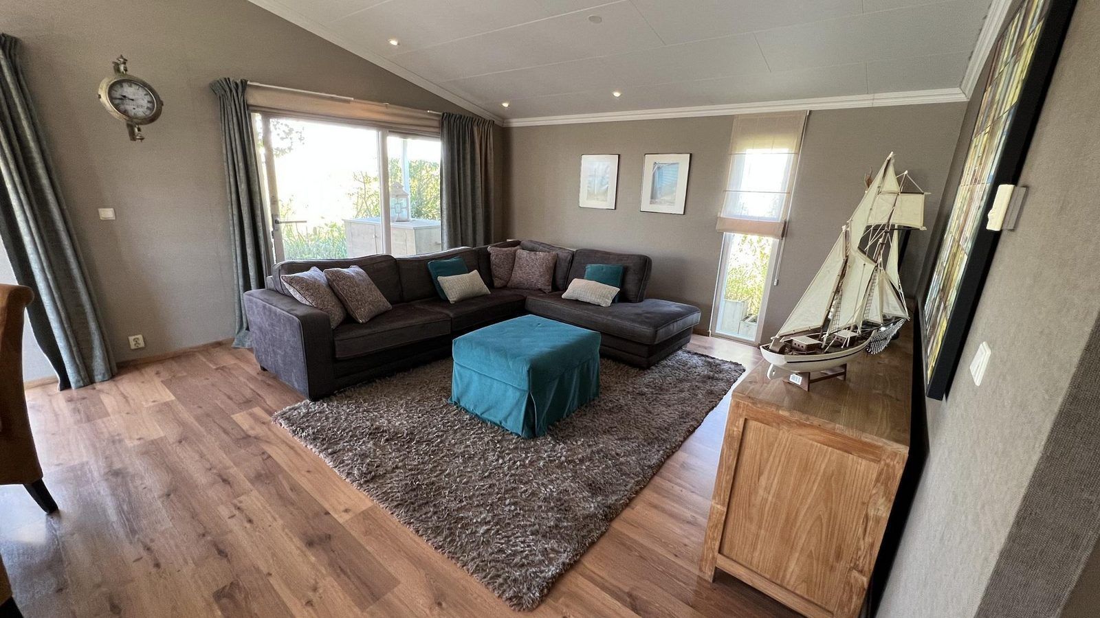 Gemuetliche Sitzecke in VZ807 Ferienhaus Breskens, ein perfekter Ort zum Entspannen in Zeeland.