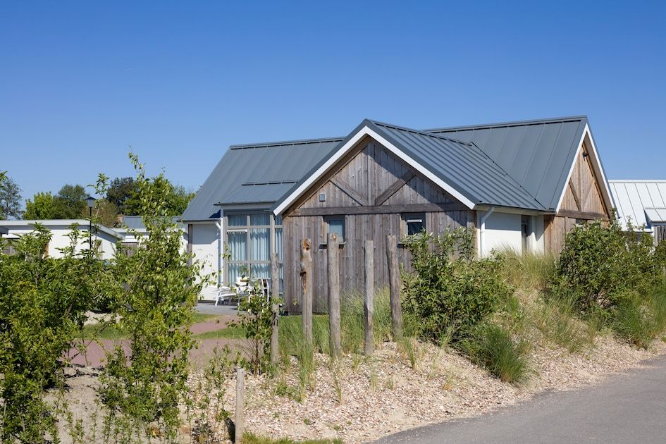 L6B Komfort-Ferienhaus in Nieuwvliet-Bad, Zeeuws-Vlaanderen, umgeben von gruener Natur und ruhiger Umgebung in Zeeland.