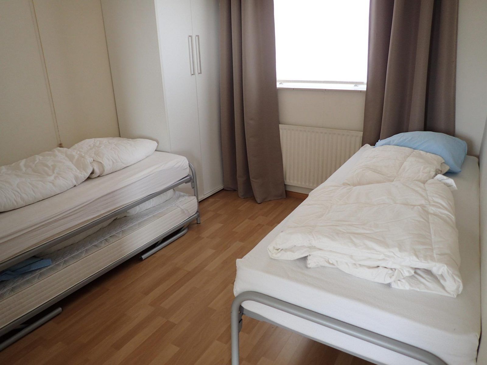 Zweites Schlafzimmer mit Einzelbetten in VZ922 Ferienwohnung in Cadzand, ideal fuer Familien in Cadzand-bad.