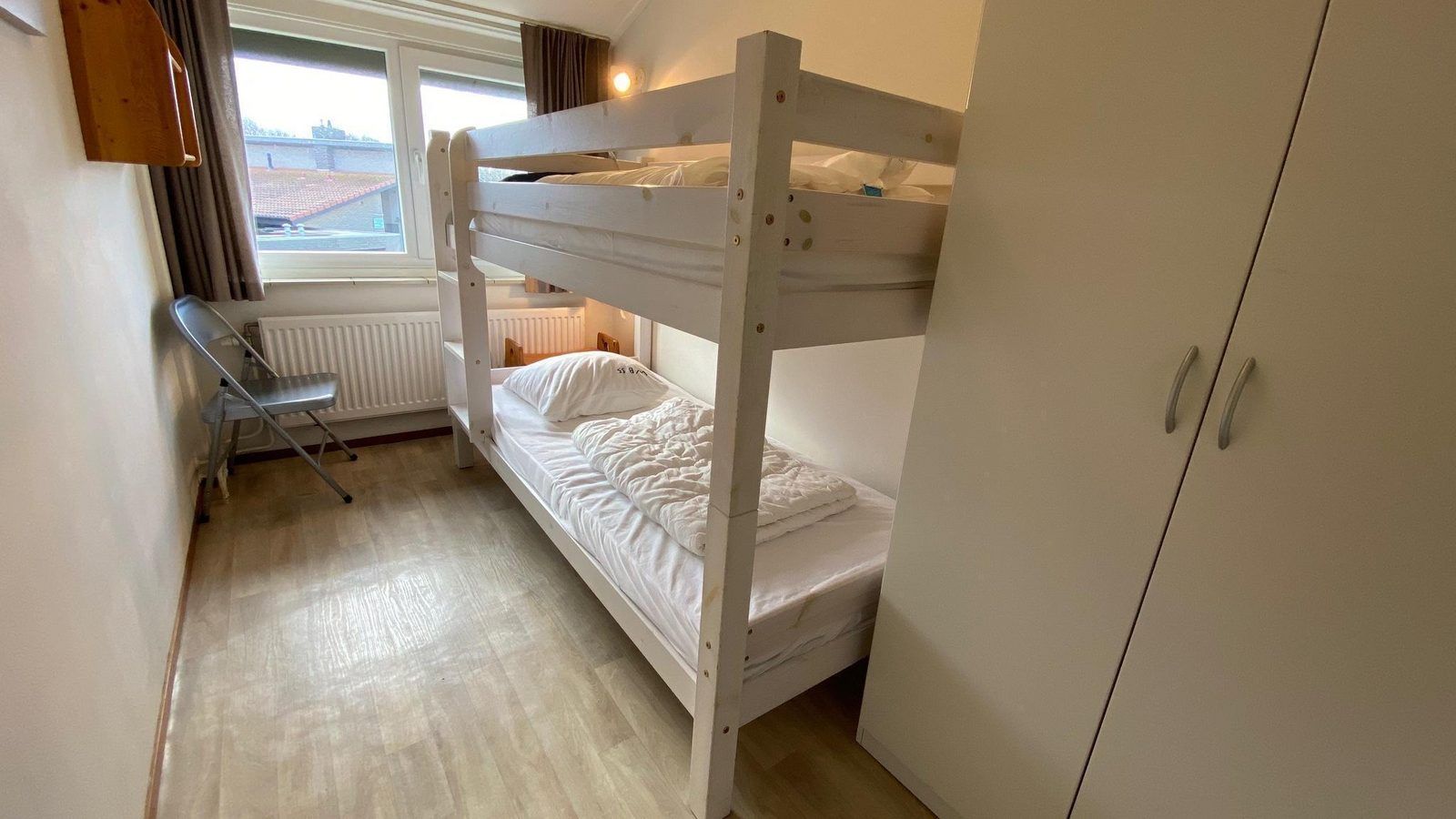 Zweibettzimmer in VZ924 Ferienhaus in Cadzand mit bequemen Betten, Zeeuws-Vlaanderen.