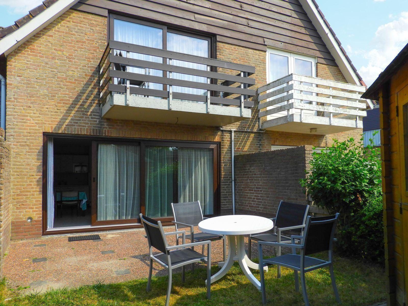 VZ331 Ferienwohnung Cadzand mit sonniger Terrasse in Cadzand, Zeeuws-Vlaanderen, ideal zum Entspannen.