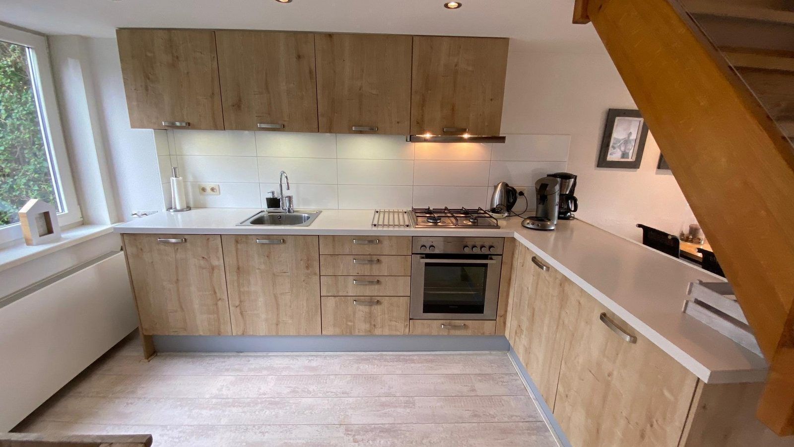 Ruime slaapkamer in VZ702 Vakantiehuis Cadzand, Cadzand, Zeeuws-Vlaanderen, met comfortabele bedden.