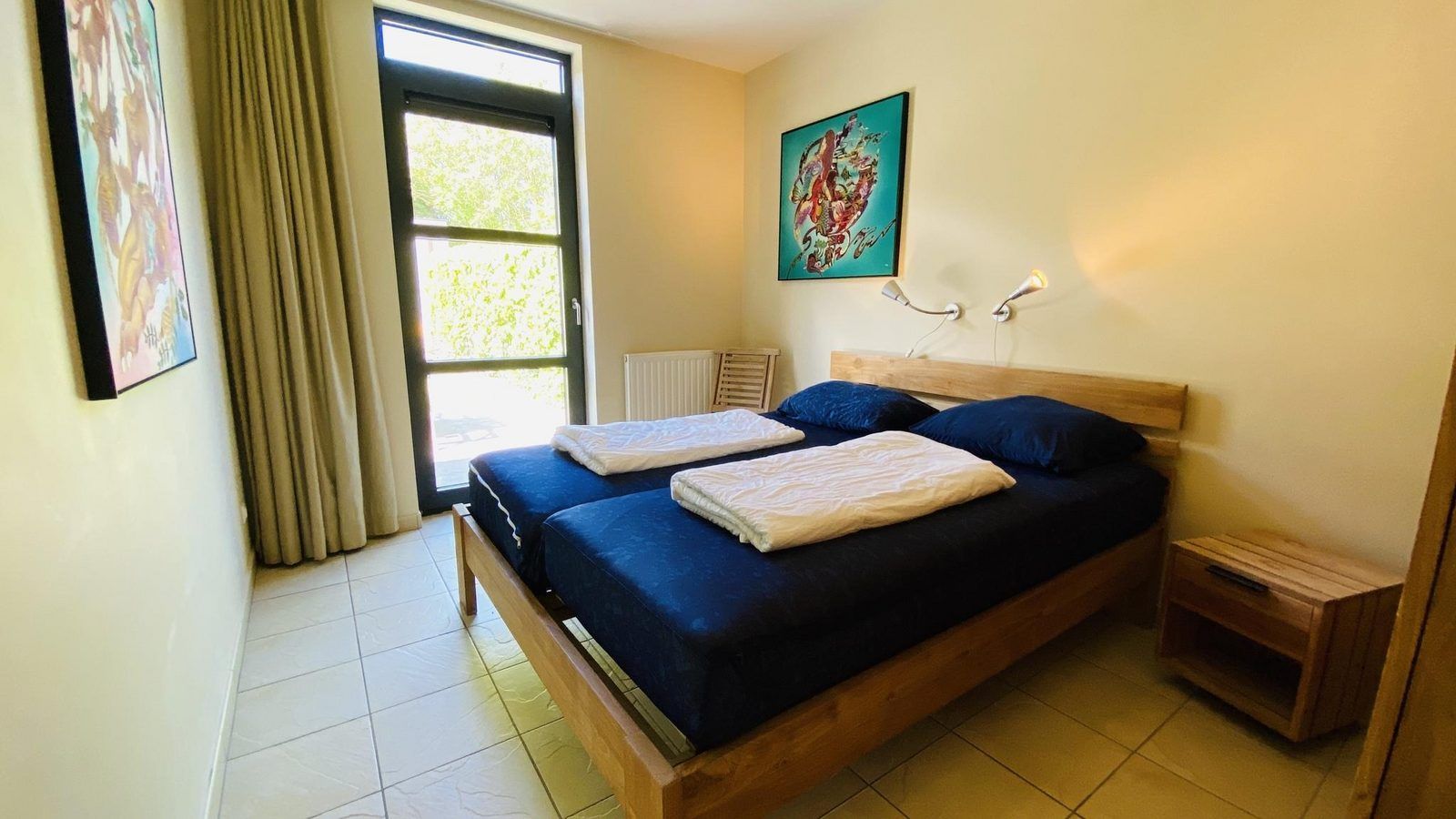 Comfortabele slaapkamer met tweepersoonsbed in VZ193 Appartement Cadzand, Zeeuws-Vlaanderen, Cadzand, Zeeland.