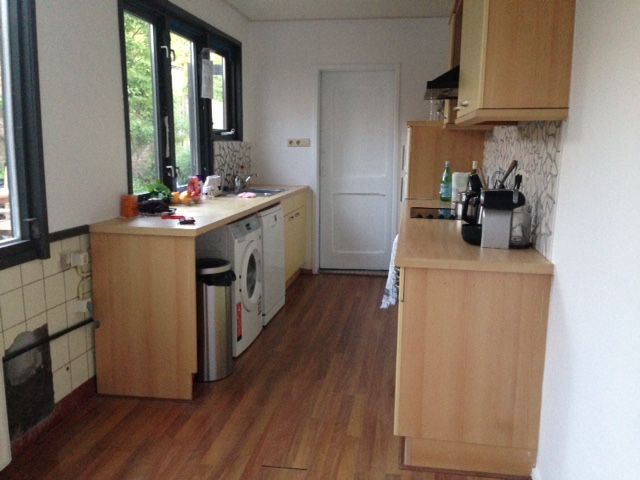 Volledig uitgeruste keuken in vakantiehuis Landstraat, Aardenburg, Zeeuws-Vlaanderen, perfect voor koken.