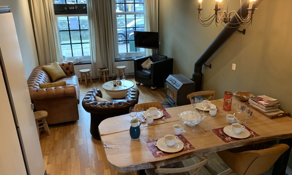 Guest house 631377 - Special overnight stays Zeeuws-Vlaanderen - Klein Herenhuis aan de Kaai in centrum Sluis