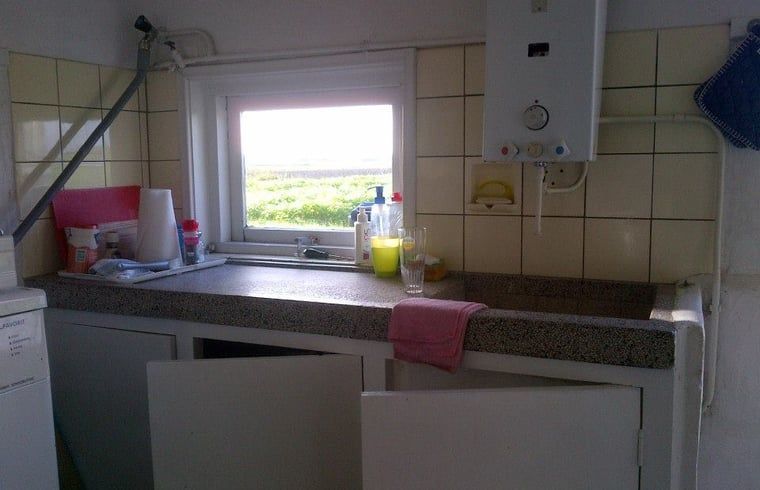 Gezellige zolderkamer in Vakantiehuis in Walsoorden, Zeeuws-Vlaanderen, met comfortabele bedden.