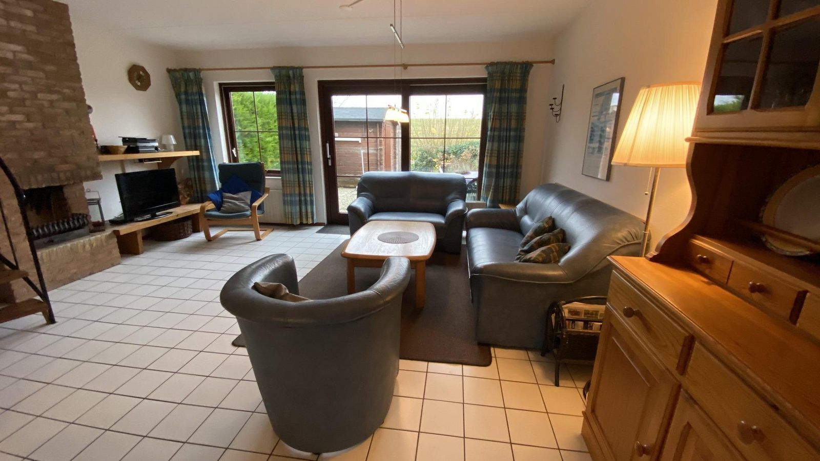 Sitzecke mit Aussicht im Ferienhaus VZ919 in Retranchement, ideal fuer Entspannung in Zeeland.