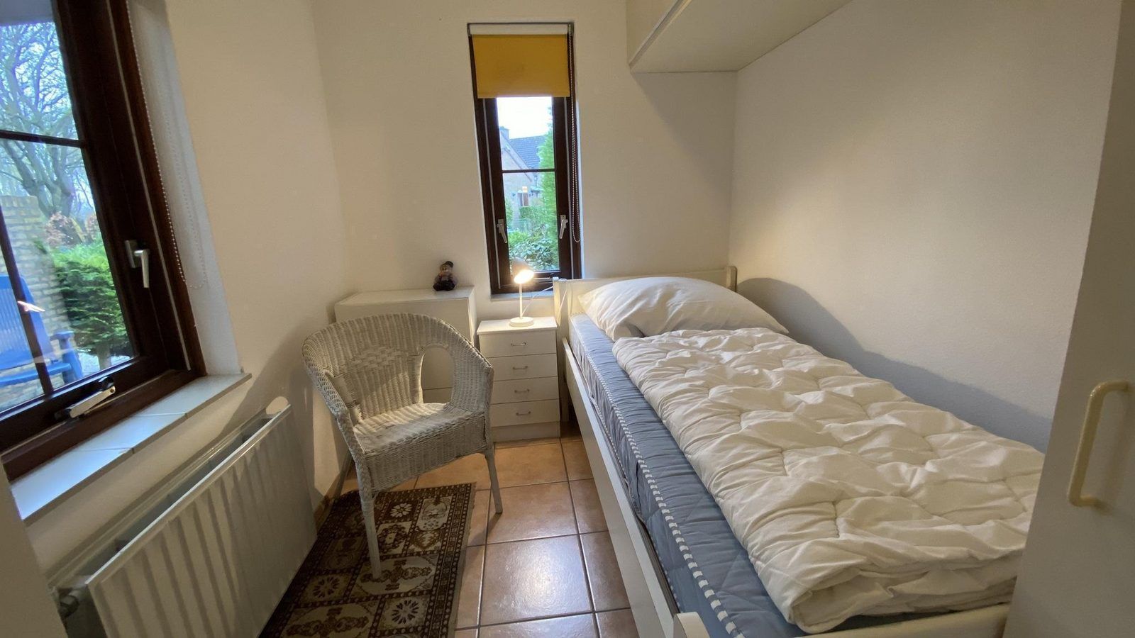 Gemuetliches Schlafzimmer mit Einzelbett im Ferienhaus VZ919 in Retranchement, Zeeland.