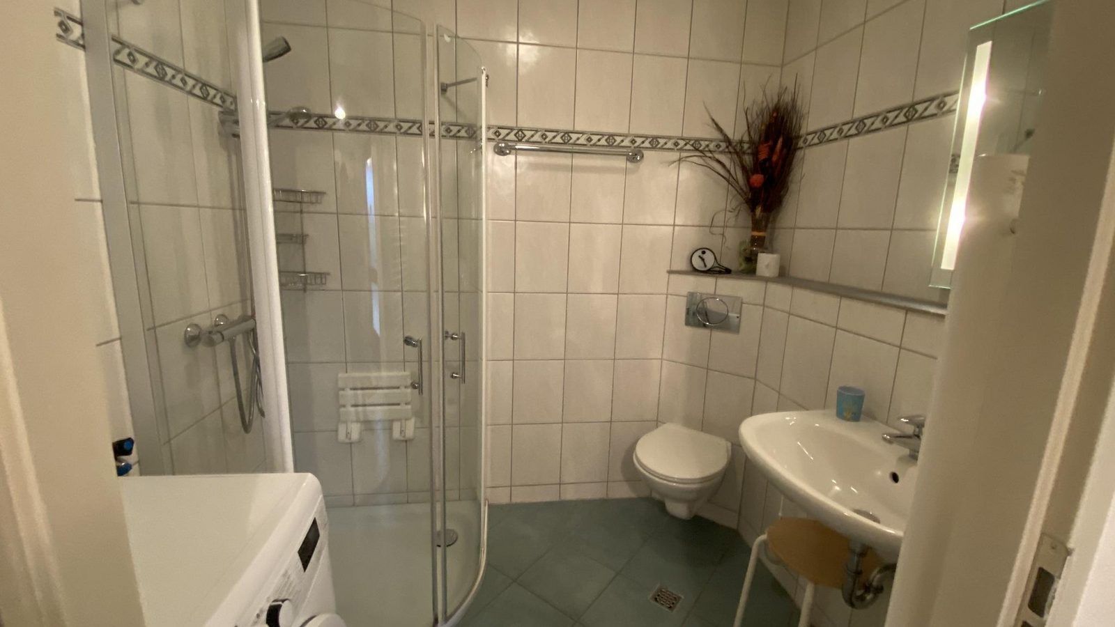 Modernes Badezimmer mit Dusche in VZ919 Ferienhaus in Retranchement, Zeeuws-Vlaanderen.