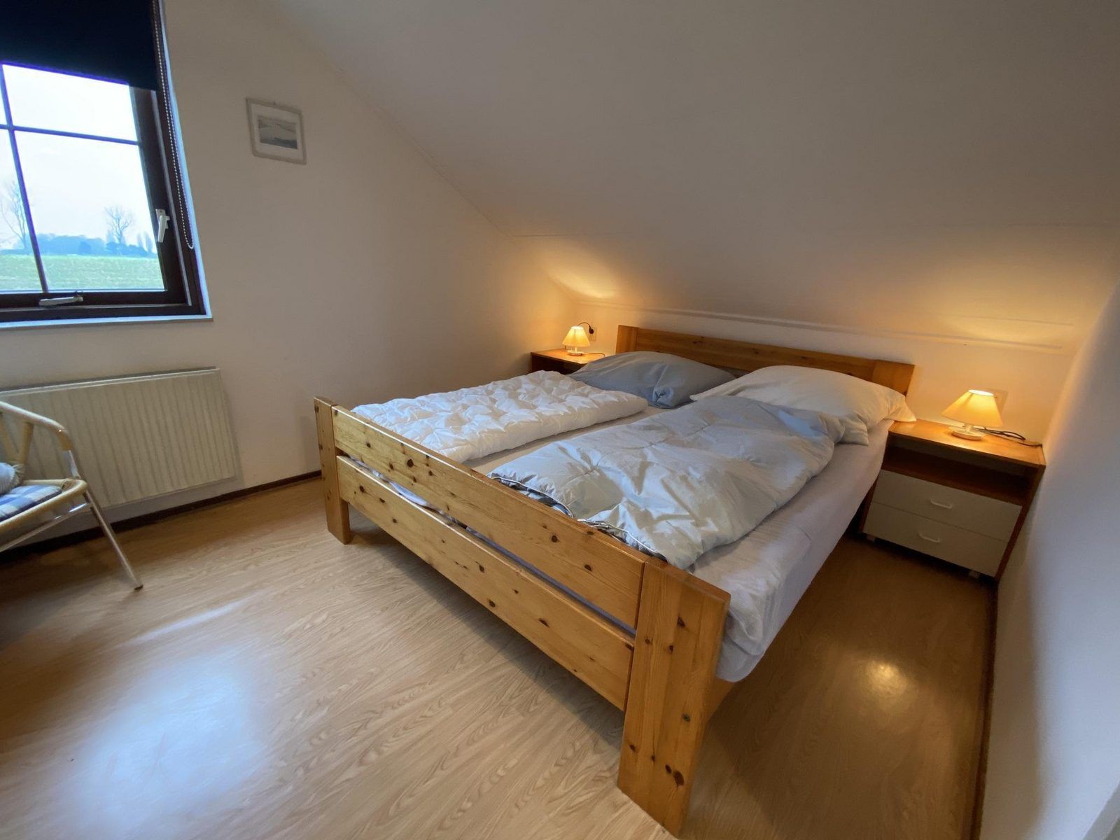 Geraeumiges Schlafzimmer mit Aussicht in VZ919 Ferienhaus in Retranchement, Zeeland.