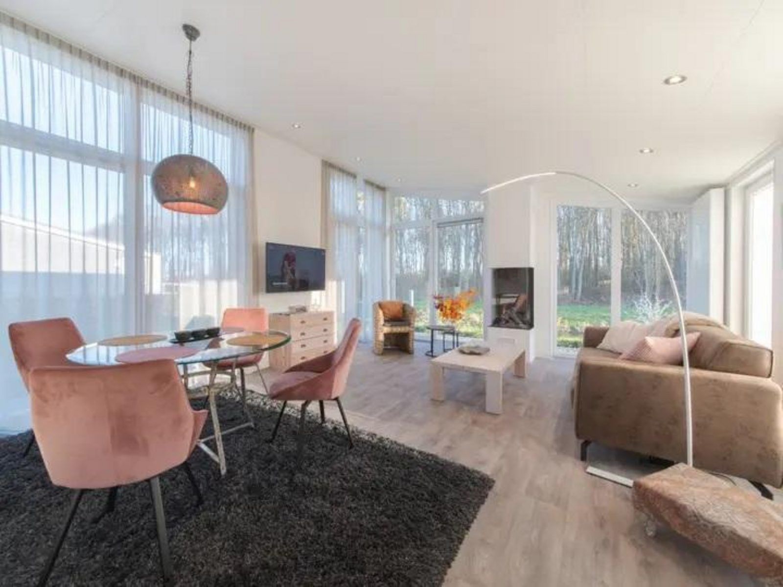 Helle und geraeumige Einrichtung des Ferienhauses Waterresort Oosterschelde, ideal fuer einen Aufenthalt in Wemeldinge, Zeeland.