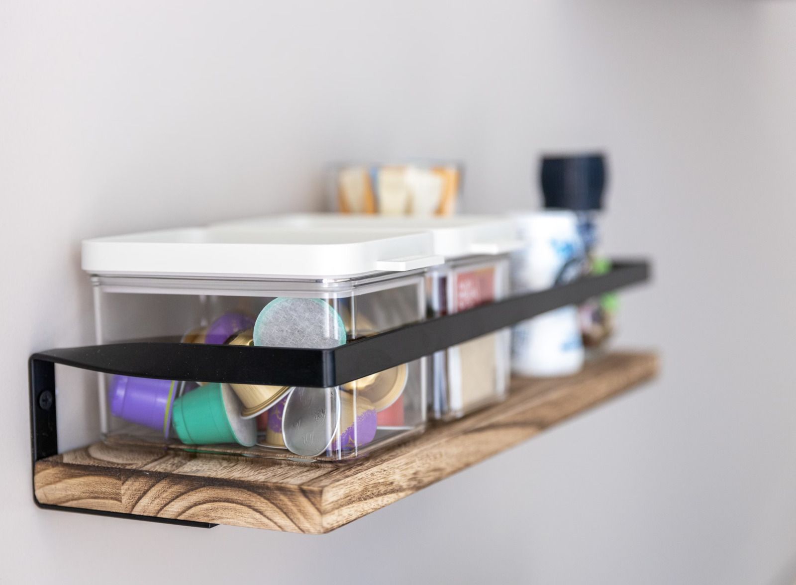 Moderne Kueche im Ferienhaus ZE1455, Wemeldinge, Zeeland mit Essecke.