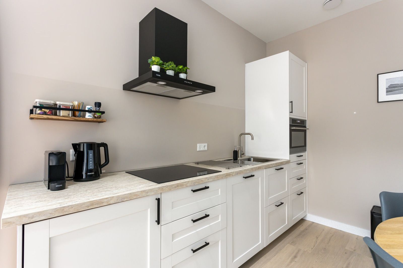 Helles Wohnzimmer im Ferienhaus ZE1455, Wemeldinge, mit moderner Einrichtung.