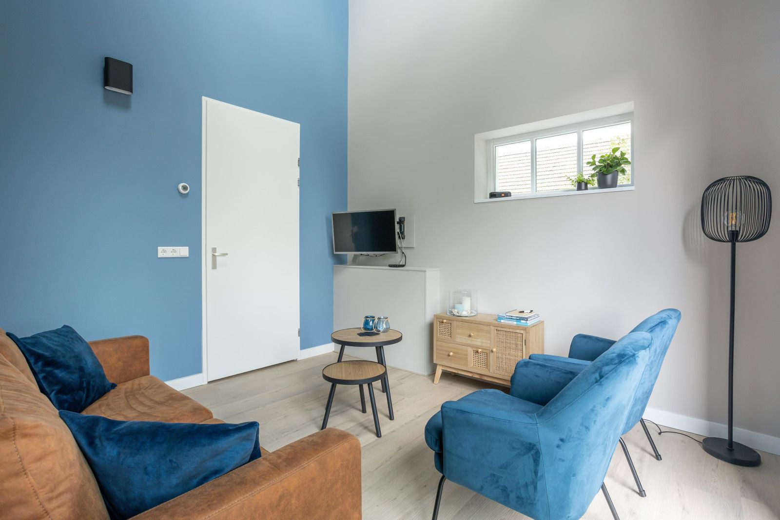 Offene Kueche im Ferienhaus ZE1455, Wemeldinge, mit Essbereich und Zugang zum Schlafzimmer.