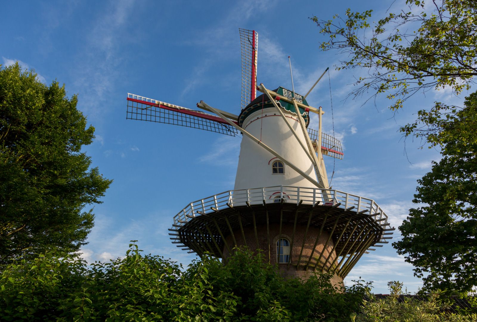 Ueberblick ueber Wohnzimmer und Kueche im Ferienhaus ZE1455, Wemeldinge.