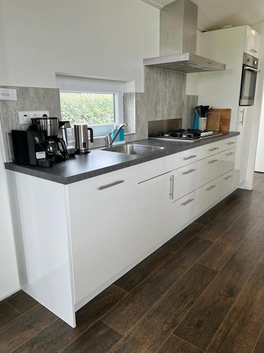 Voll ausgestattete Kueche im Ferienhaus Waterresort Oosterschelde Haus Nr. 51, mit modernen Geraeten in Wemeldinge.