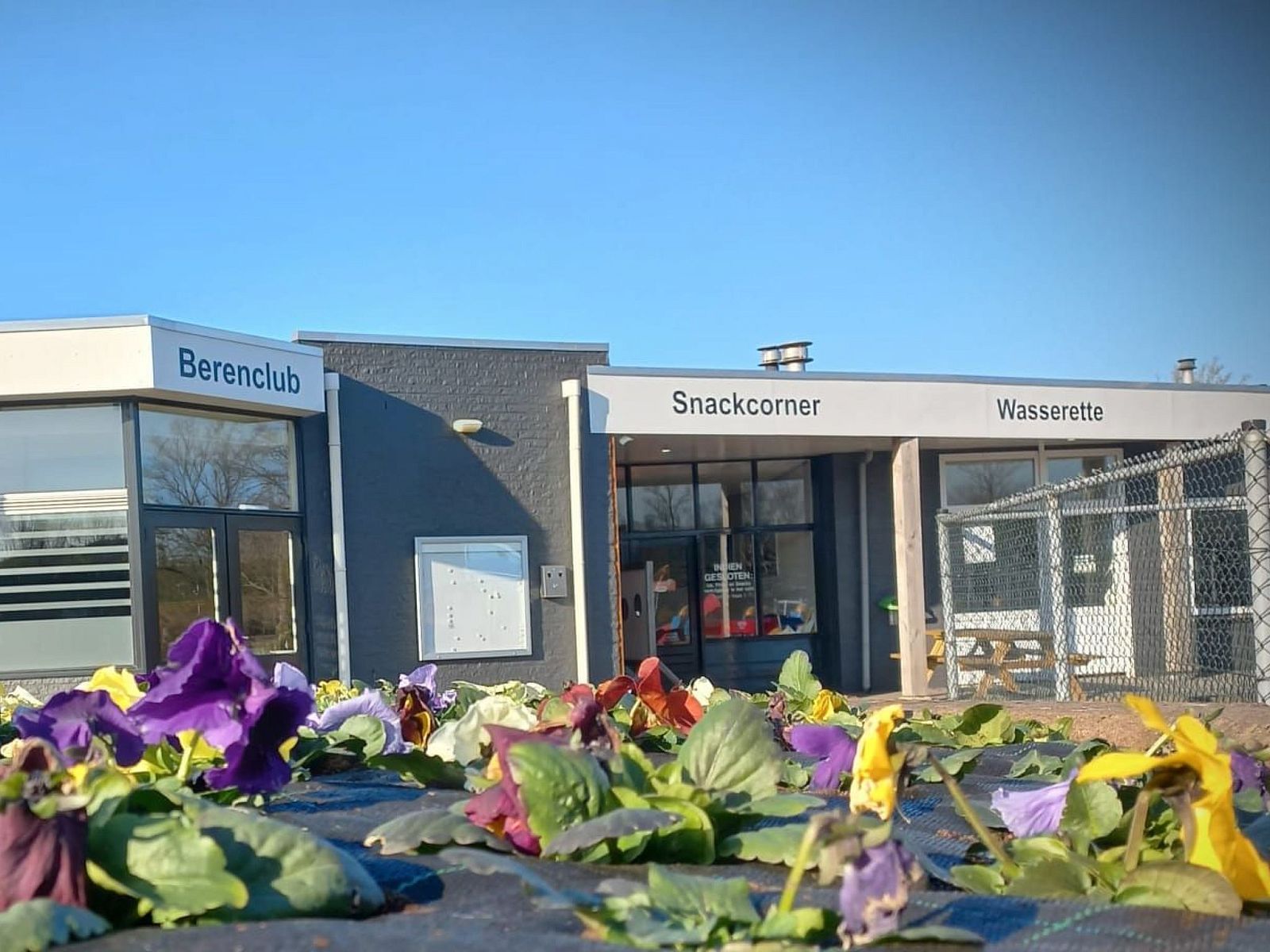 Unterkunft 640827 - Ferienhaus Zuid-Beveland - Vakantiehuis Gemütliches Chalet mit Terrasse