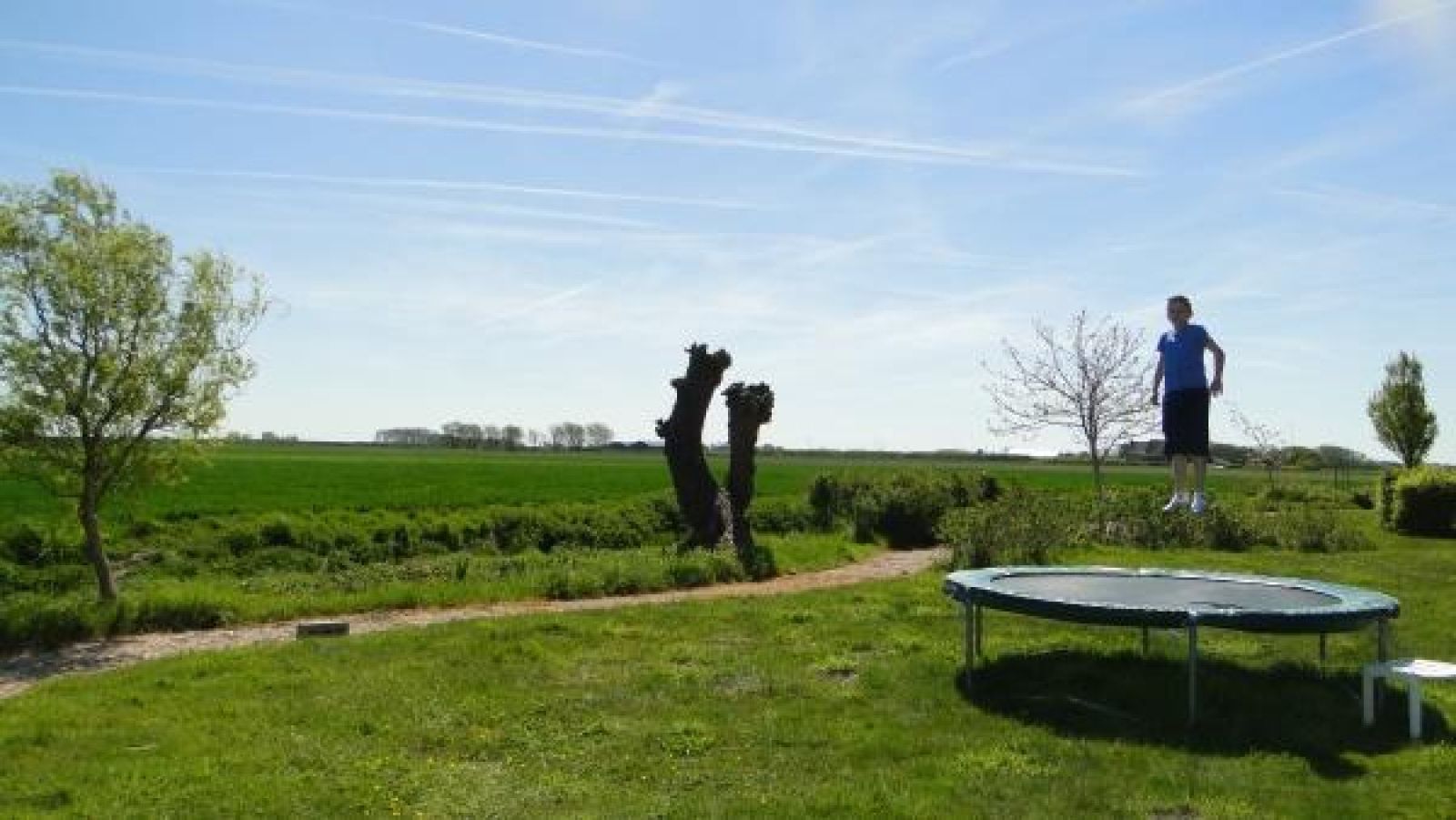 Moderne Kueche des Ferienhauses ZE524 in Kattendijke, Zuid-Beveland mit Essecke.
